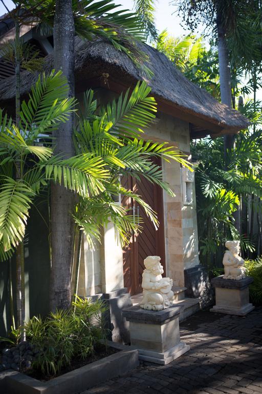 Villa Alu Lima Seminyak  Exterior photo